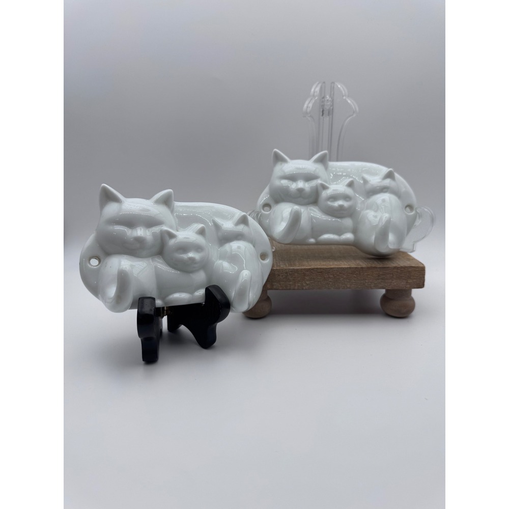 Vintage Avon White Ceramic Cat Family Wall Hooks Set of 2 Feline Decor